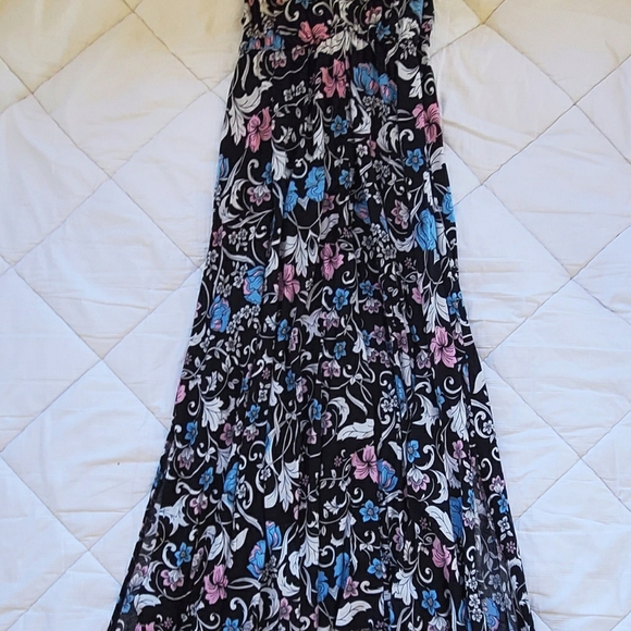 Floral Maxi Dress - Picture 3 of 4